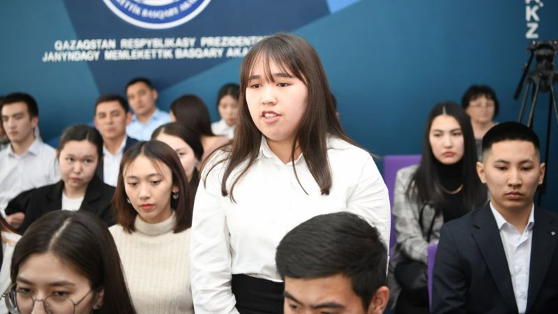 Аким ЗКО встретился с молодежью