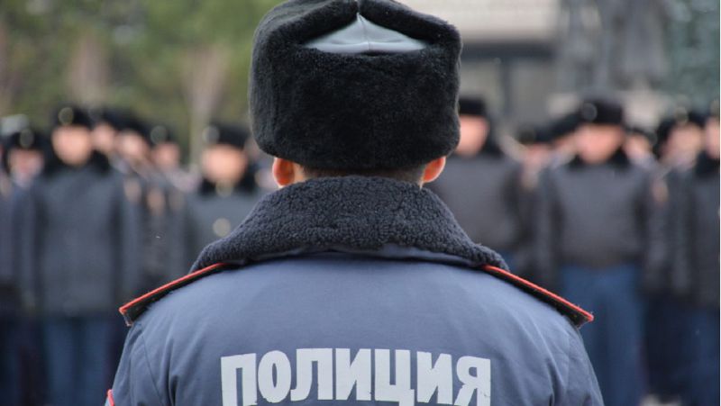 полицейский Посольство РФ в Алматы заминировали