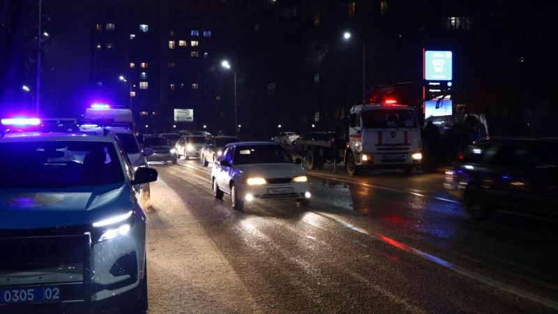 Перевернулся на крышу после ДТП в Алматы
