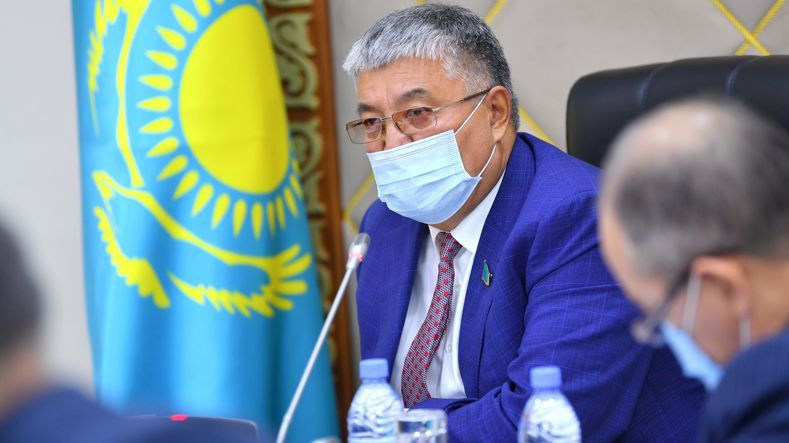 Депутат Депутат көше атауларын өзгертуге назар аударды
