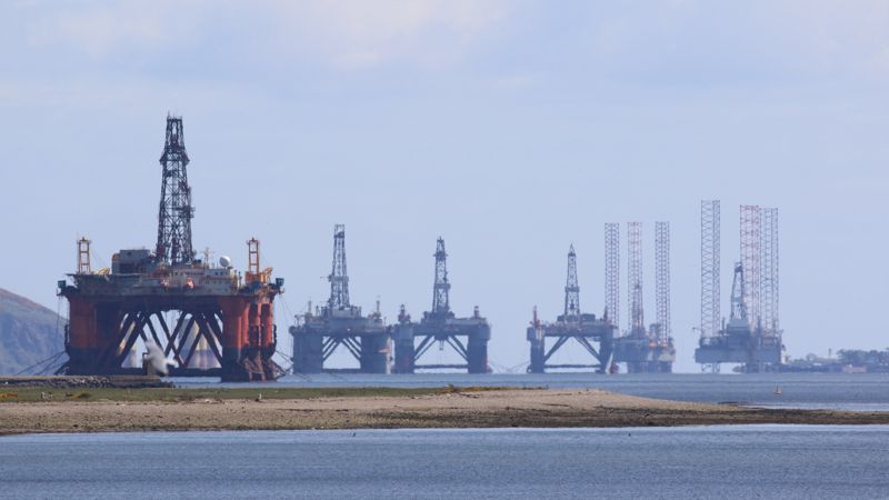 Добыча нефти США разрешили Chevron импортировать из Венесуэлы