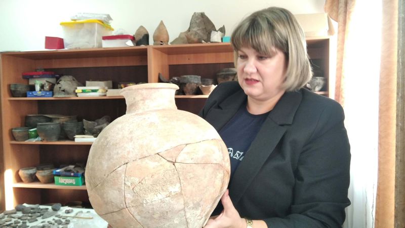 Уникальный сосуд нашли археологи в сарматском погребении в Костанайской области