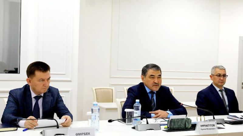 Нуржан Нуржигитов провел встречу с делегацией РХТУ имени Д.И. Менделеева