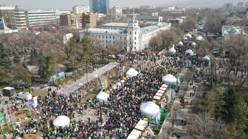 Алматинцы отмечают Наурыз: На площади 