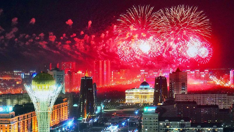фейерверк нур-султан, день победы, салют, запуск