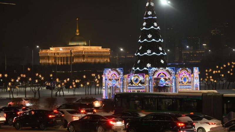 Как в сказке: улицы и площади столицы преобразились к новогодним праздникам