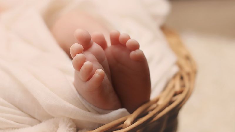 Новорожденный Ребенка доставили на вертолете