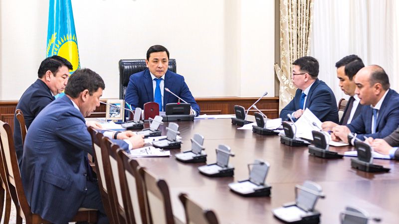 Заседание под руководством Алтая Кульгинова 50 учебно-оздоровительных и 100 крупных досуговых детских центров построят в Казахстане