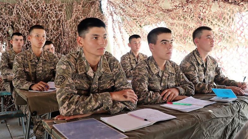 Казахстан армия солдат срочник образование грант
