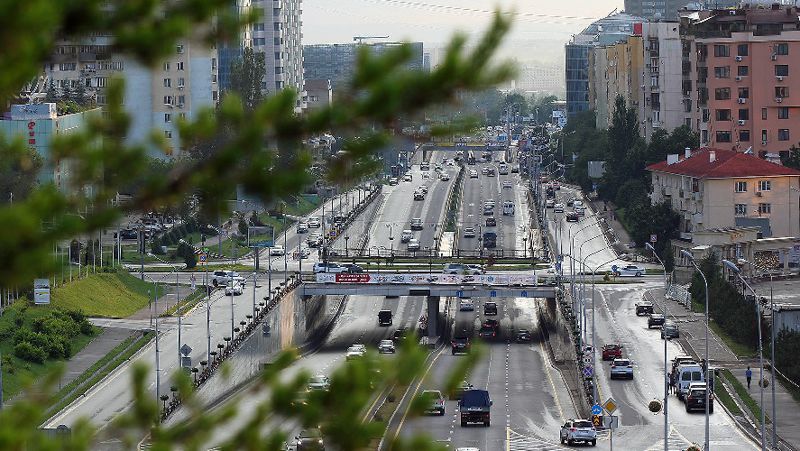 Участок крупной улицы временно перекроют в Алматы