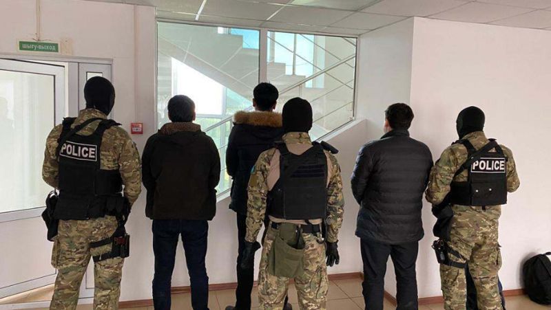 Полицейские и задержанные Шантажисты, Актау