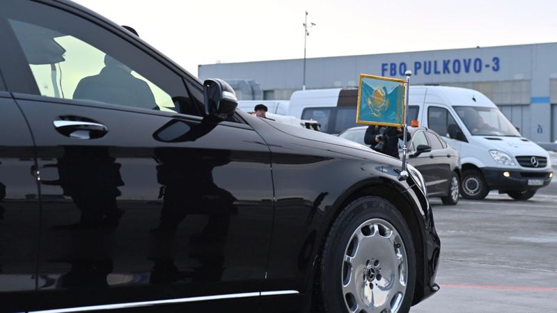 Токаев прибыл с рабочим визитом в Санкт-Петербург