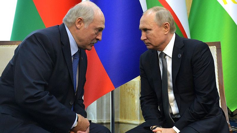 Путин и Лукашенко переговорили по телефону