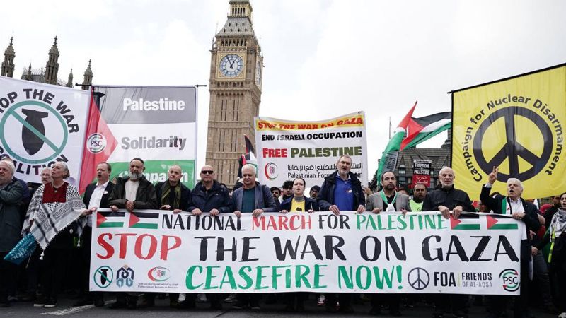 Тысячи человек собрал марш в поддержку Палестины в центре Лондона 