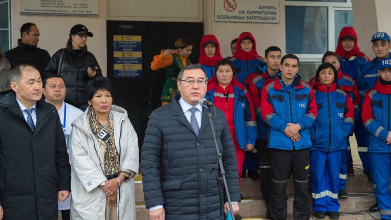 В Алматинской области медикам вручили ключи от новых машин