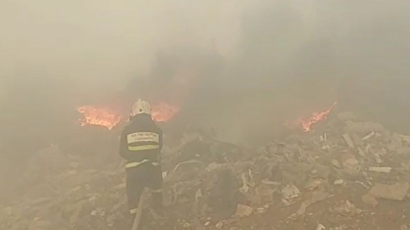 Павлодар, свалка, пожар Вторые сутки тушат крупный пожар на свалке в Павлодаре