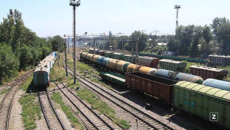 железная дорога составы