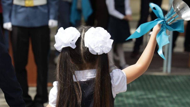 Без лимузинов и ресторанов: в каком формате пройдут последние звонки в казахстанских школах