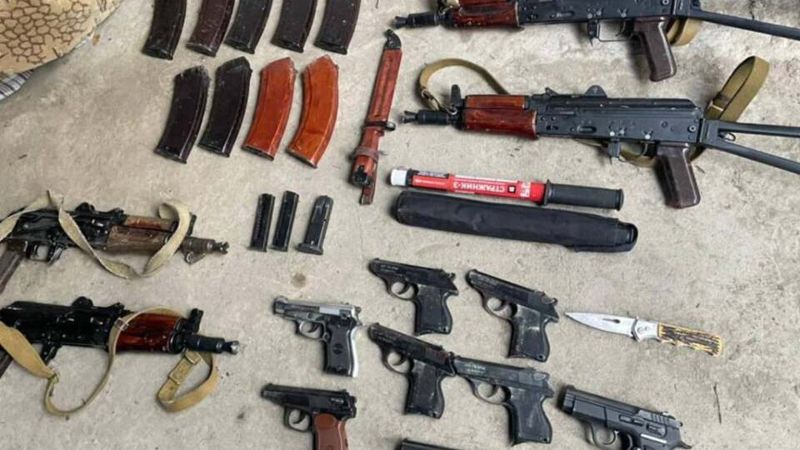 Оружие на 64 млн тенге сдали полицейским казахстанцы
