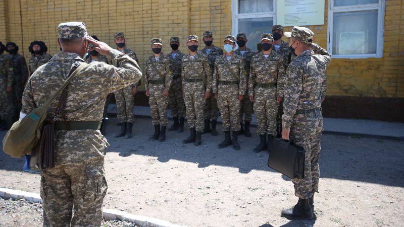 Армия Назначен главнокомандующий, Восток