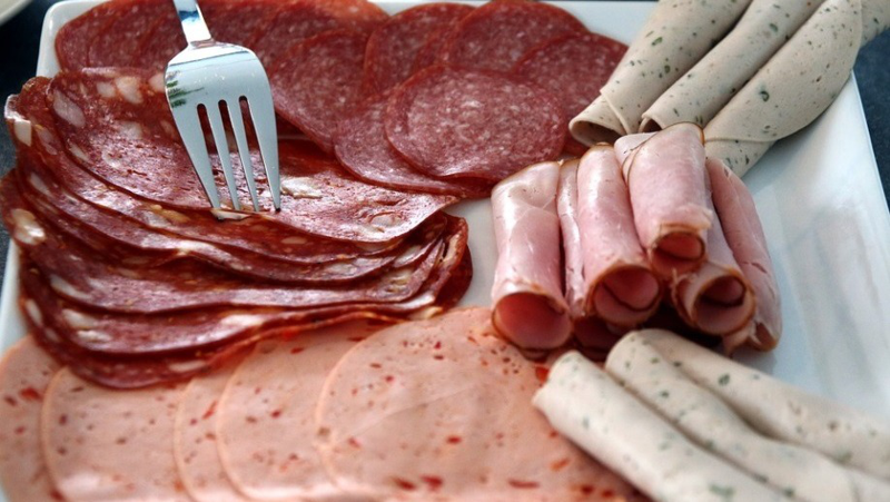 колбаса мясные изделия