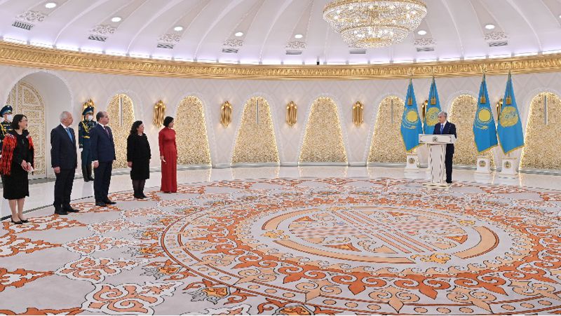 Қазақстан, Қазақстан президенті, сенім грамотасы, елші