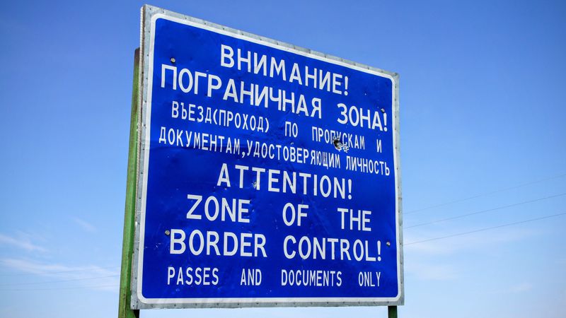 Причину скопления фур на границе с Россией назвали в КНБ