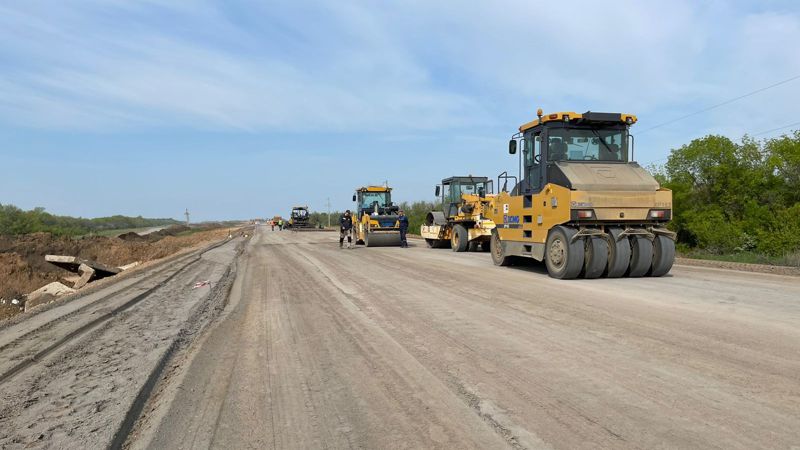 На западе Казахстана отремонтируют 570 км дорог