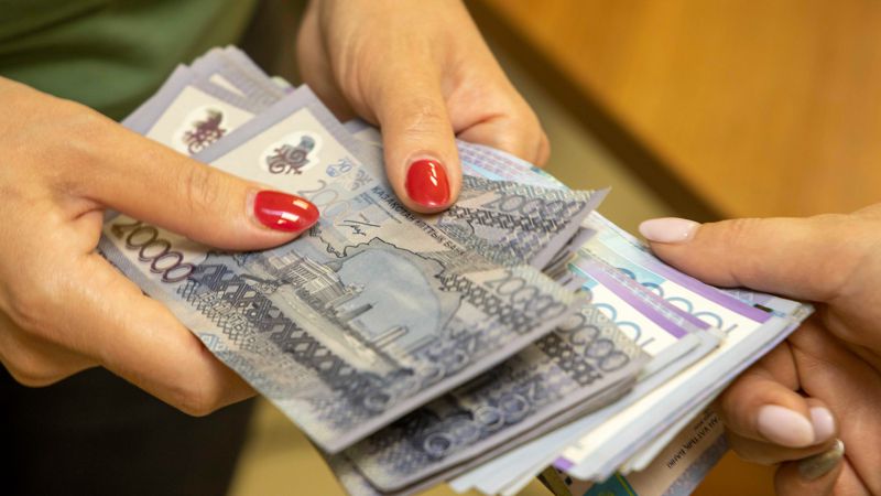 деньги Бухгалтера алматинского отделения КТЖ будут судить за хищения