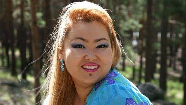 Два года жизни вне Казахстана отмечает Бахыт Сыздыкова