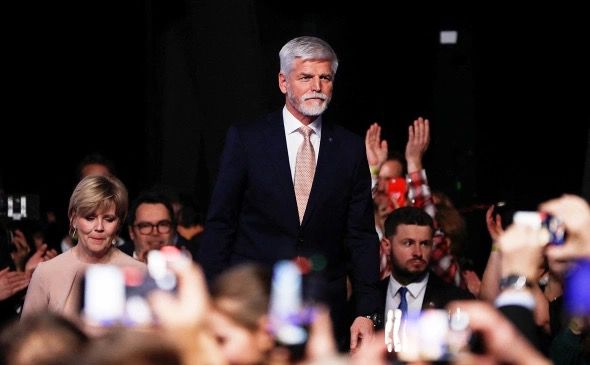 Чехияда президент сайлауында отставкадағы генерал жеңіске жетті