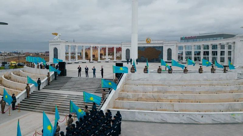 Мемлекеттік ту, Республика күні, Атырау облысы