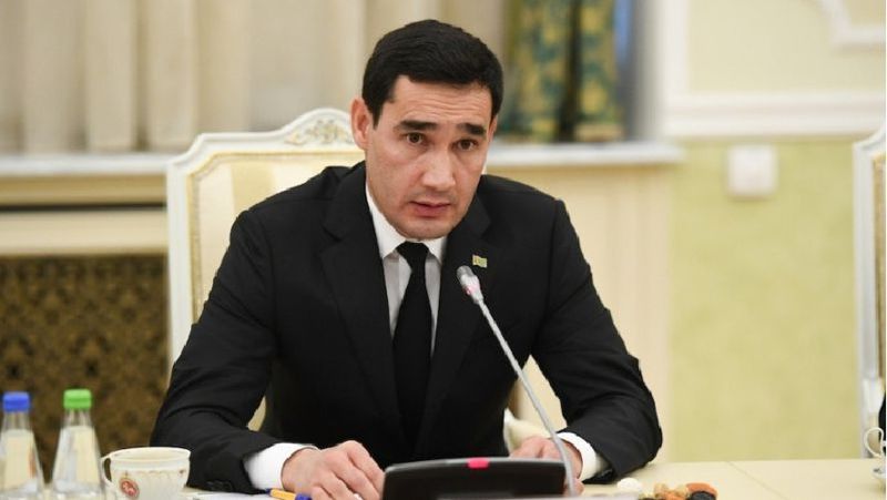 Сердар Бердымухамедов портреты с новым президентом