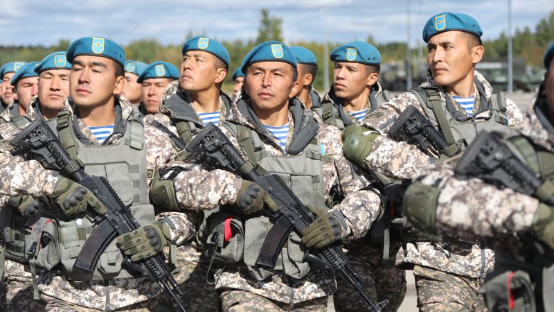 Казахстанских солдат освободили от оплаты своих кредитов