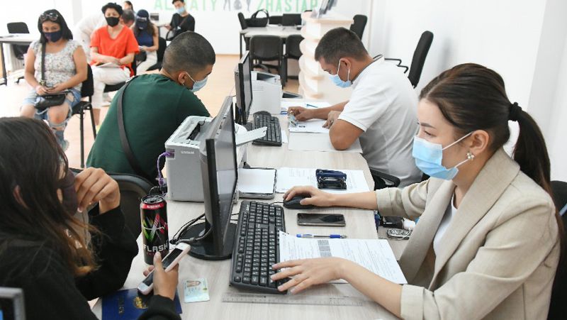 более 50 тысяч казахстанцев получили выплаты в связи с потерей работы