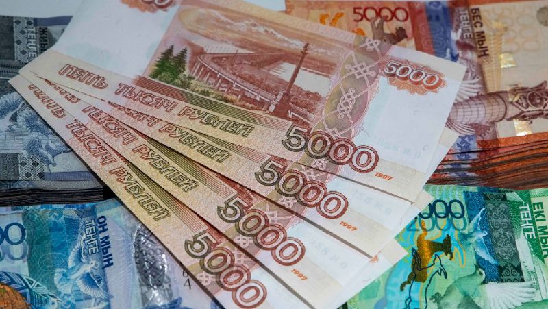 планируется снятие запрета на вывоз рублей