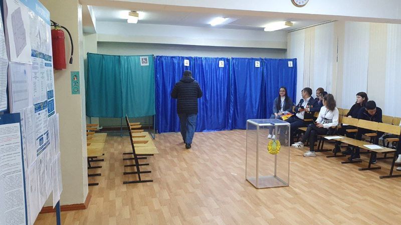 Бақылаушылар Алматы сайлау учаскесіндегі бұзушылықтар туралы айтты Бақылаушы