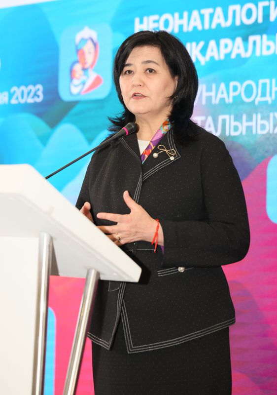 В Алматы проходит первый международный форум неонатальных медсестер