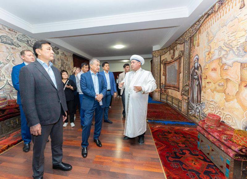 Алтай Кульгинов посетил музей Исламской культуры в ВКОвк