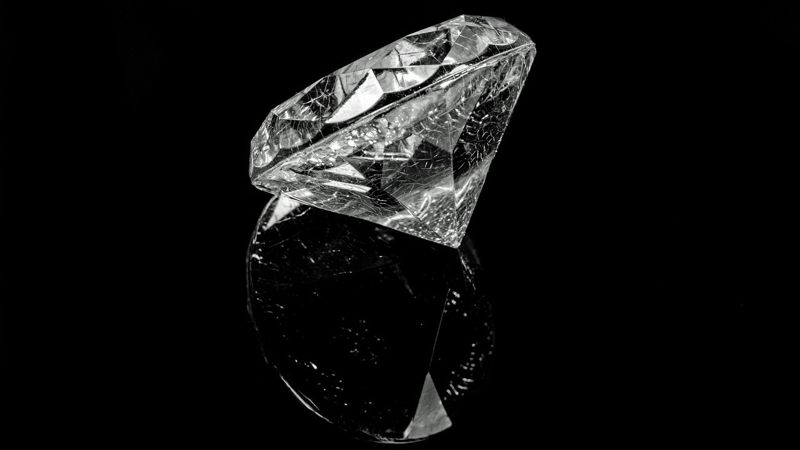 Цены на алмазы упали до рекордно низкого уровня