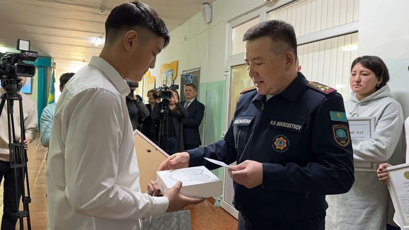 Өрттегі батылдығы мен батырдығы үшін үш қарағандылық марапатталды