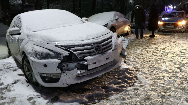 Toyota Ipsum и Hyundai Elantra