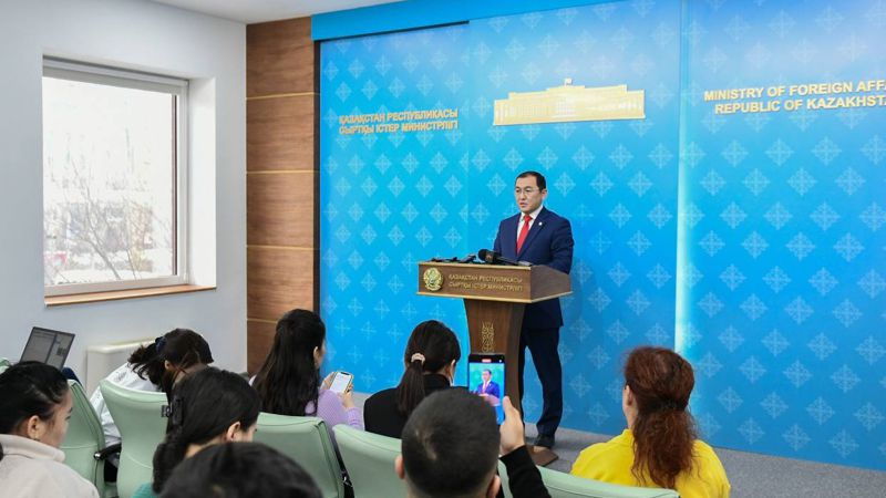 В МИД Казахстана объяснили, почему на некоторых зарубежных участках не хватило бюллетеней