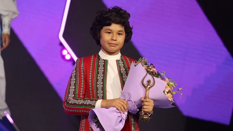 Шерхан Арыстан Қазақстанның жас әншісі "Славян базарының" Гран-приін жеңіп алды