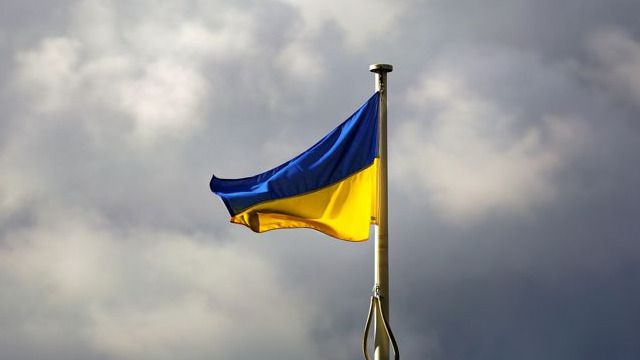 флаг Украины Глава МИД Германии Бербок прибыла с необъявленным визитом в Киев