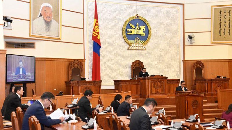 Приостановили рассмотрение вопроса о введении ЧП в Улан-Баторе