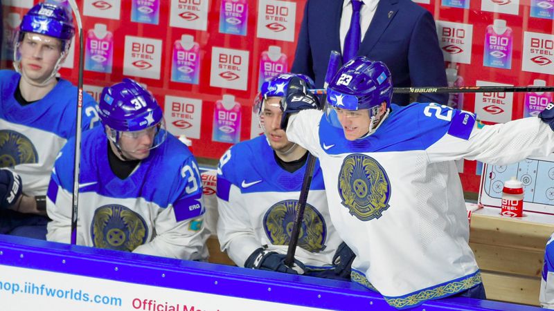 Третье поражение потерпели хоккеисты Казахстана на ЧМ-2023 