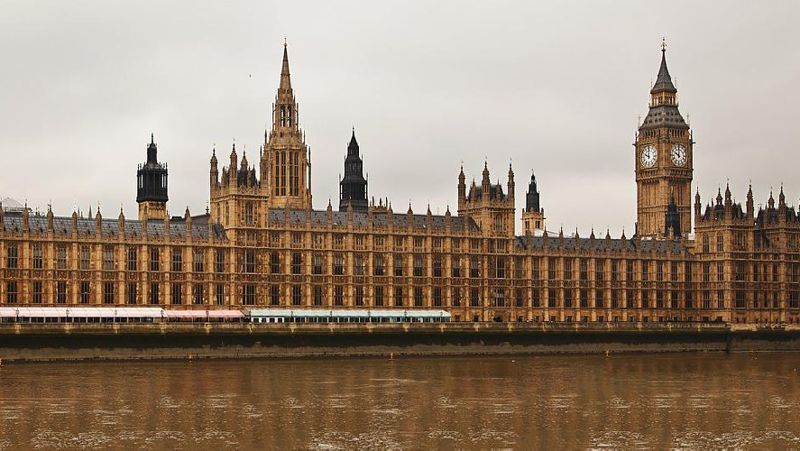 Парламент Британия Елизавета вторая Лондон
