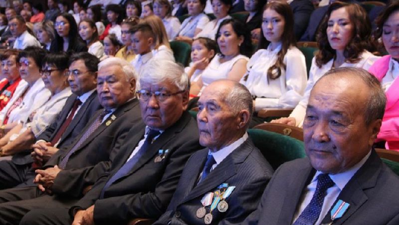 Четыре школы ЗКО вошли в Топ-100 лучших школ страны