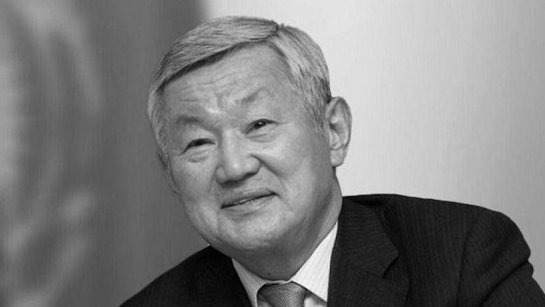 Бердибек Сапарбаев Бердибек Сапарбаев